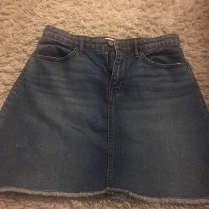 Mid rise mini skirt. Only wore once